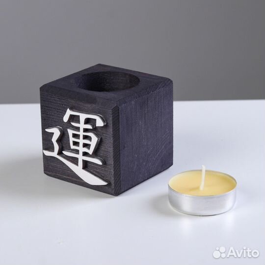 Свеча в деревянном подсвечнике Иероглифы. Здоровье