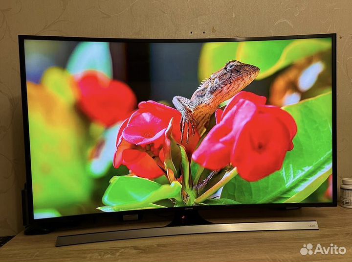 Телевизор samsung smart tv 55 д. 138см.UHD
