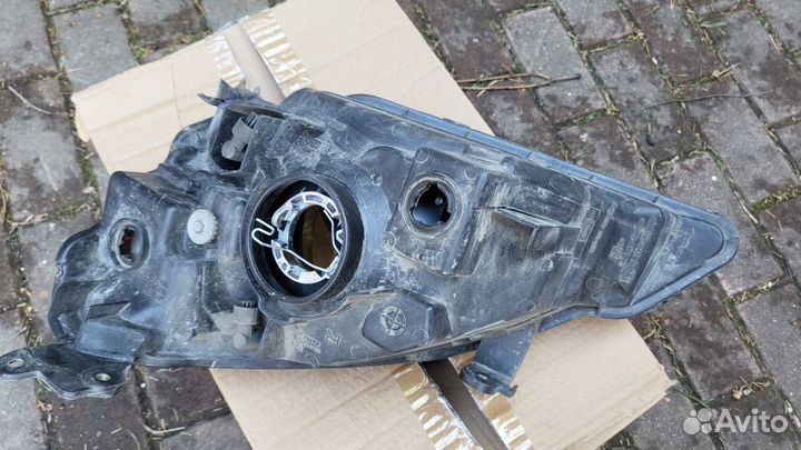 Фара правая на suzuki liana 2001-2007 г