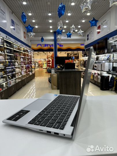 Ноутбук Acer aspire Celeron/8/256gb