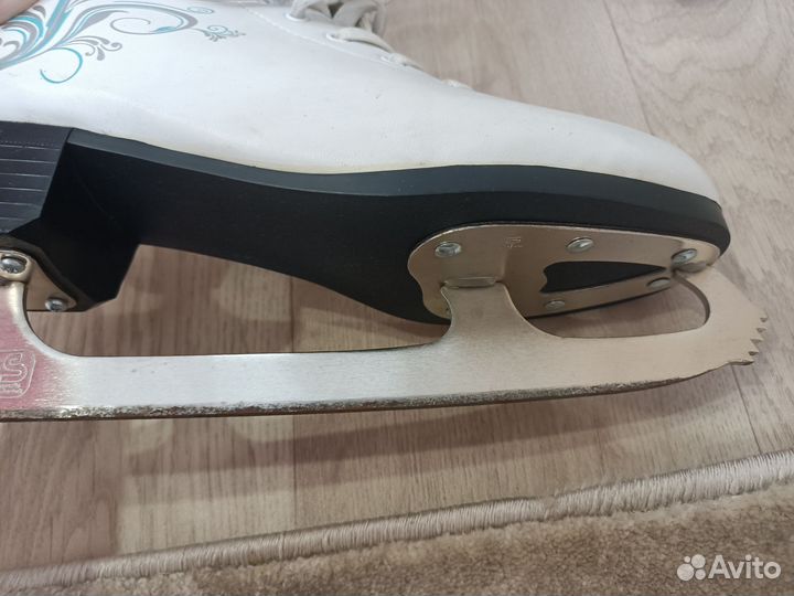 Коньки фигурные женские 41 размер