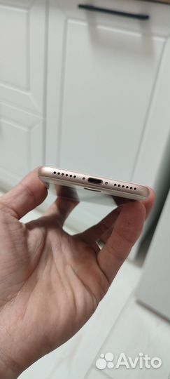 iPhone 8, 64 ГБ