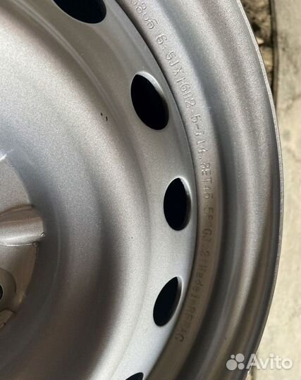 Диск штампованный фирмы SDT R16 5*114,3