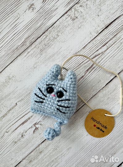 Брелок на ключи, сумку вязаный ручной работы