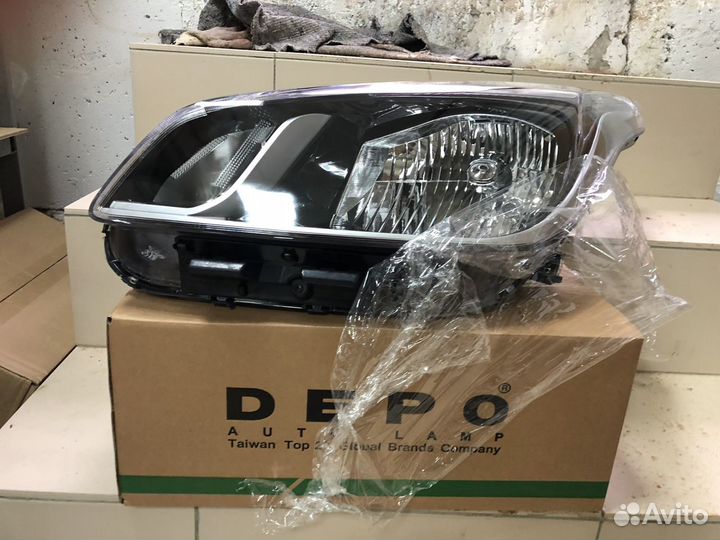 Фара Kia Rio 4 2017-2020 год