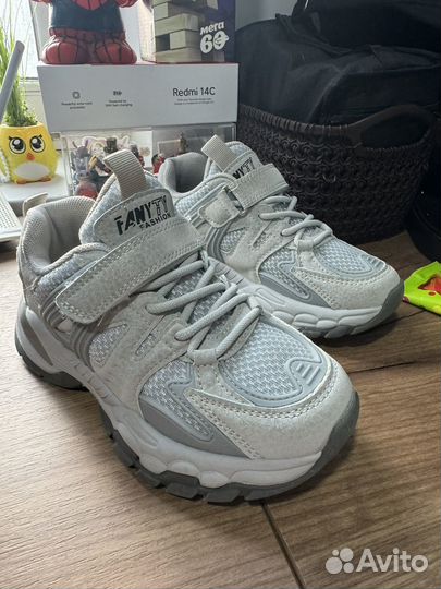 Кроссовки детские