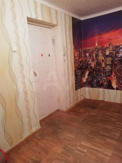 Комната 13 м² в 8-к., 3/5 эт.