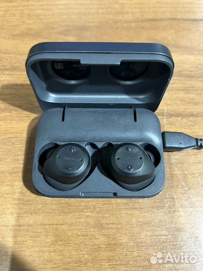 Bluetooth наушники jabra