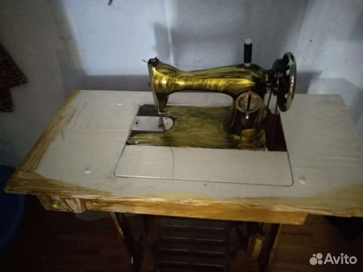 Швейная машина Падольск Ножная