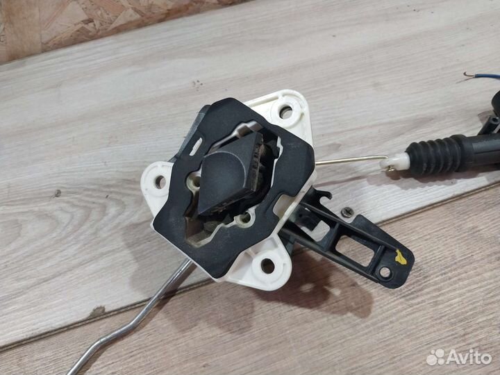 Замок багажника Renault Symbol 2 2008-2012