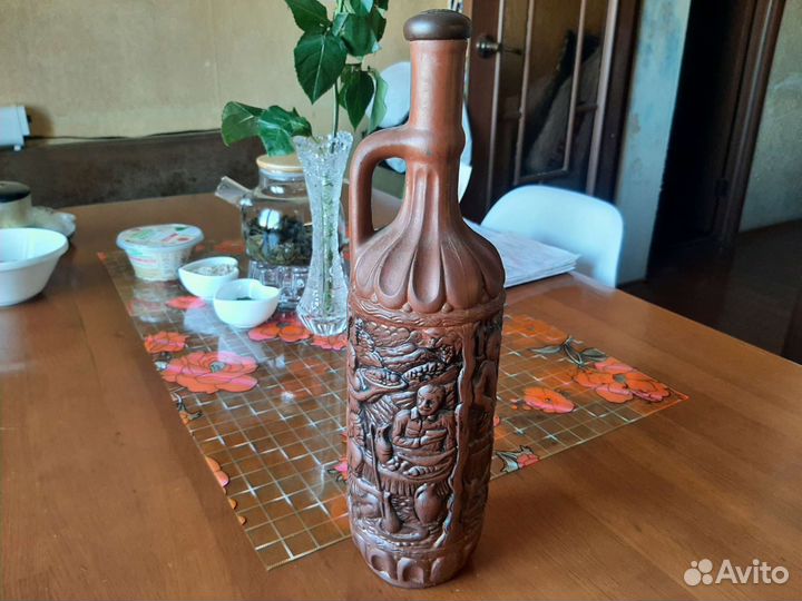 Бутылка глиняная