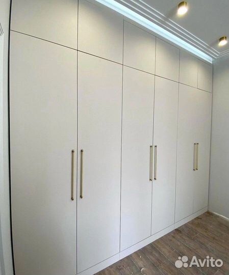 Шкаф распашной