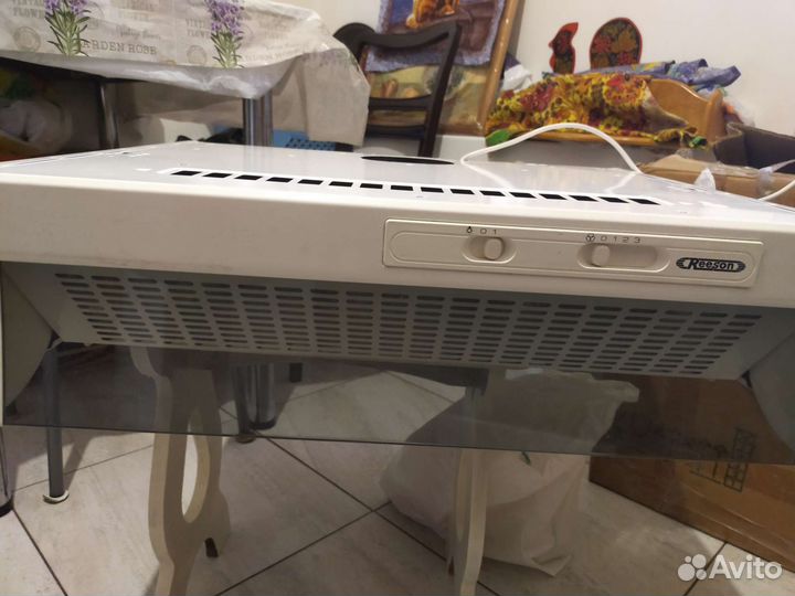 Вытяжка для кухни новая фирмы reeson