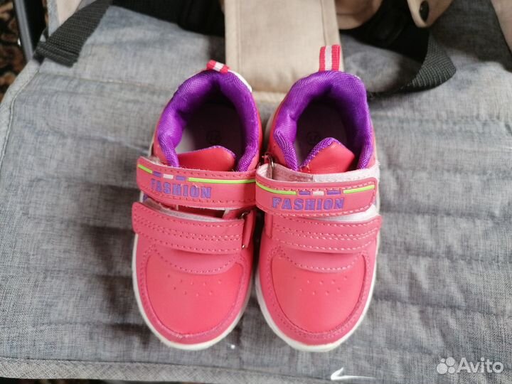Кроссовки для девочки 21 размер