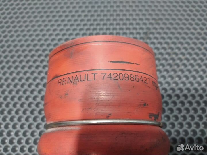 Патрубок интеркулера Renault Premium