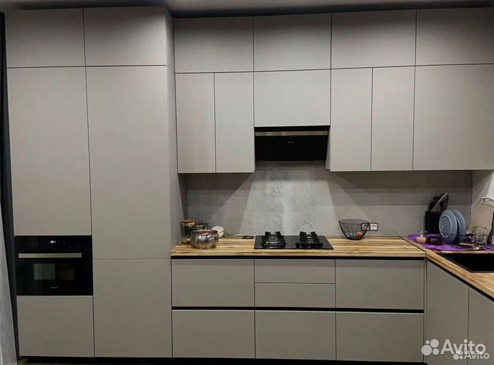 Кухня на заказ Тито