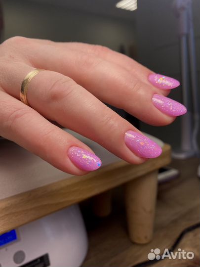 Модель на маникюр