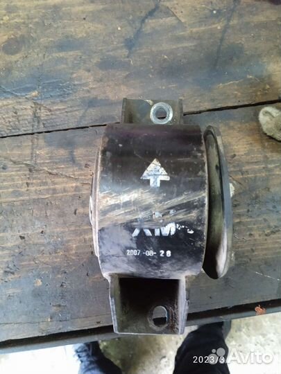 Подушка опора двигателя