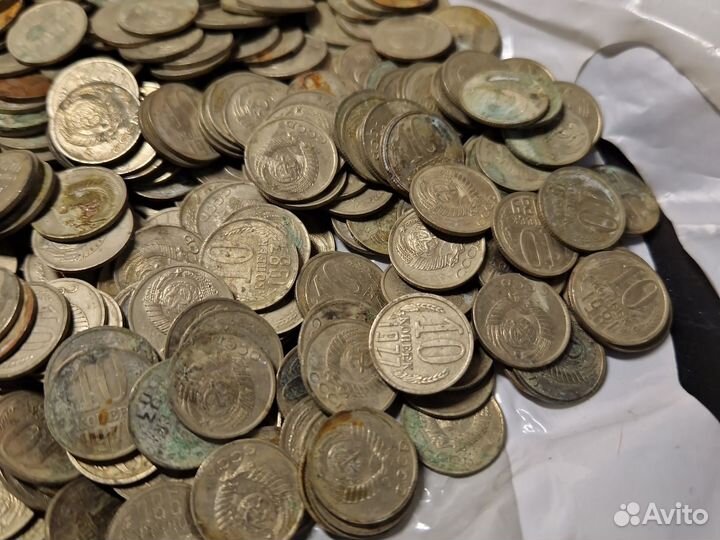 Монеты СССР 15 копеек и 10 копеек