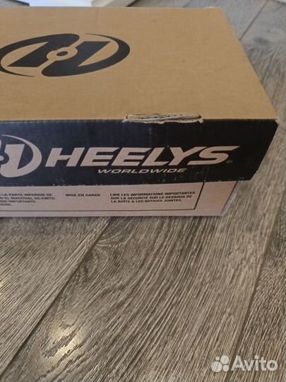 Роликовые кроссовки heelys