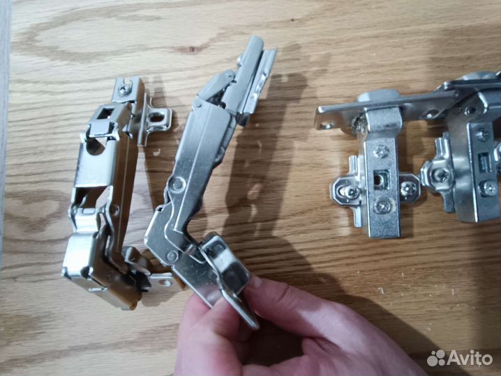 Угловые петли для шкафов