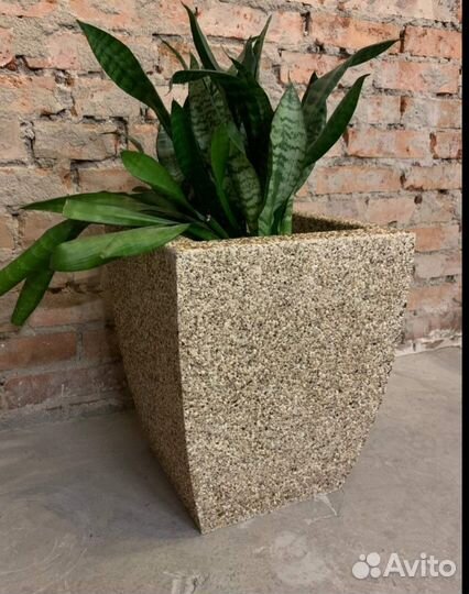 Вазон для цветов