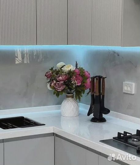 Кухня на заказ Бастони. Компактная угловая кухня