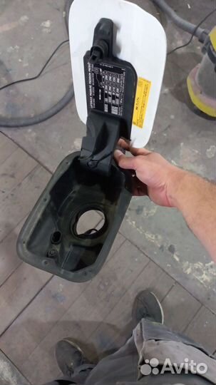 Лючок бензобака w204