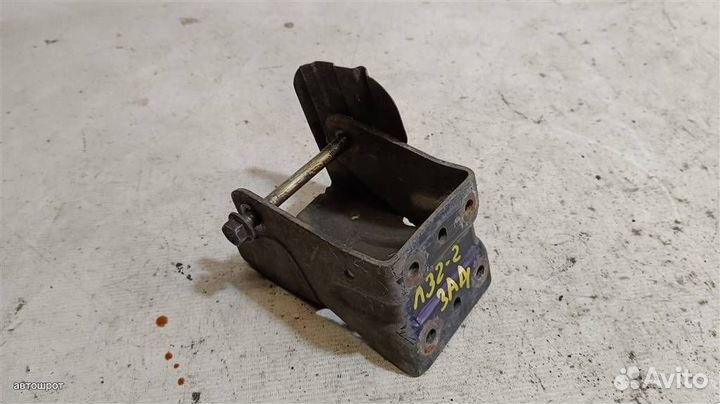 Кронштейн двс задний Nissan Maxima A32 94-00г