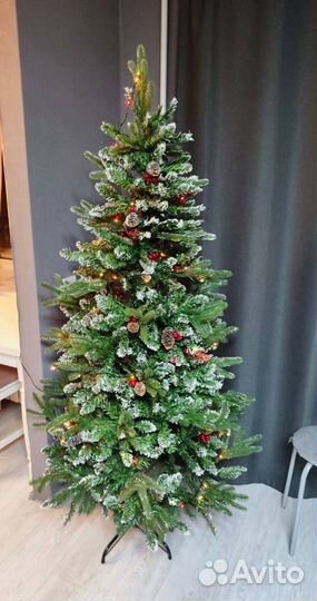 Елка искусственная заснеженная