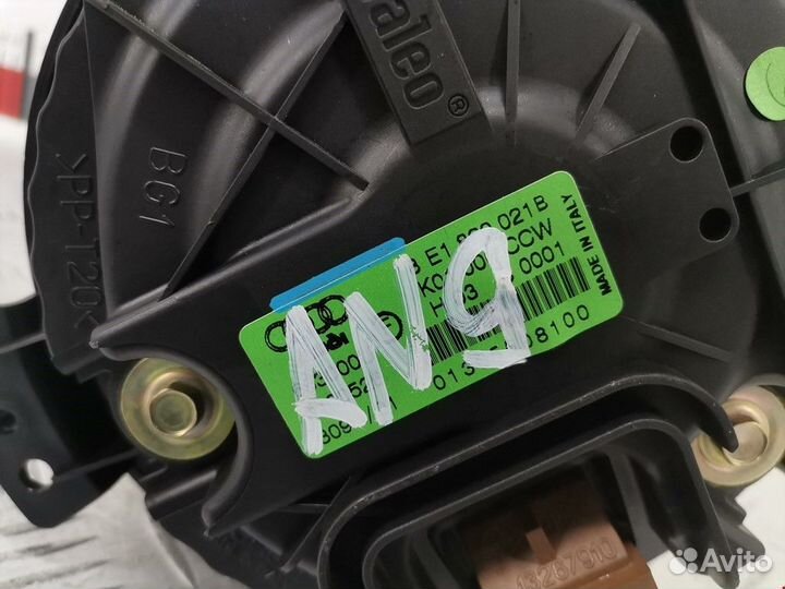 Моторчик печки Audi A4 B5 рест. 2001 8E1820021B