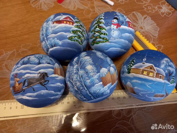 Новогодний шар деревянный с ручной росписью