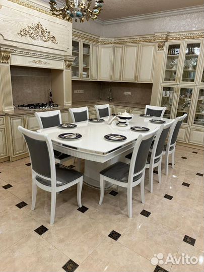 Кухонный стол