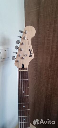 Электрогитара fender+комбоусилитель Roland cube