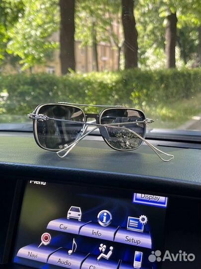 Солнцезащитные очки