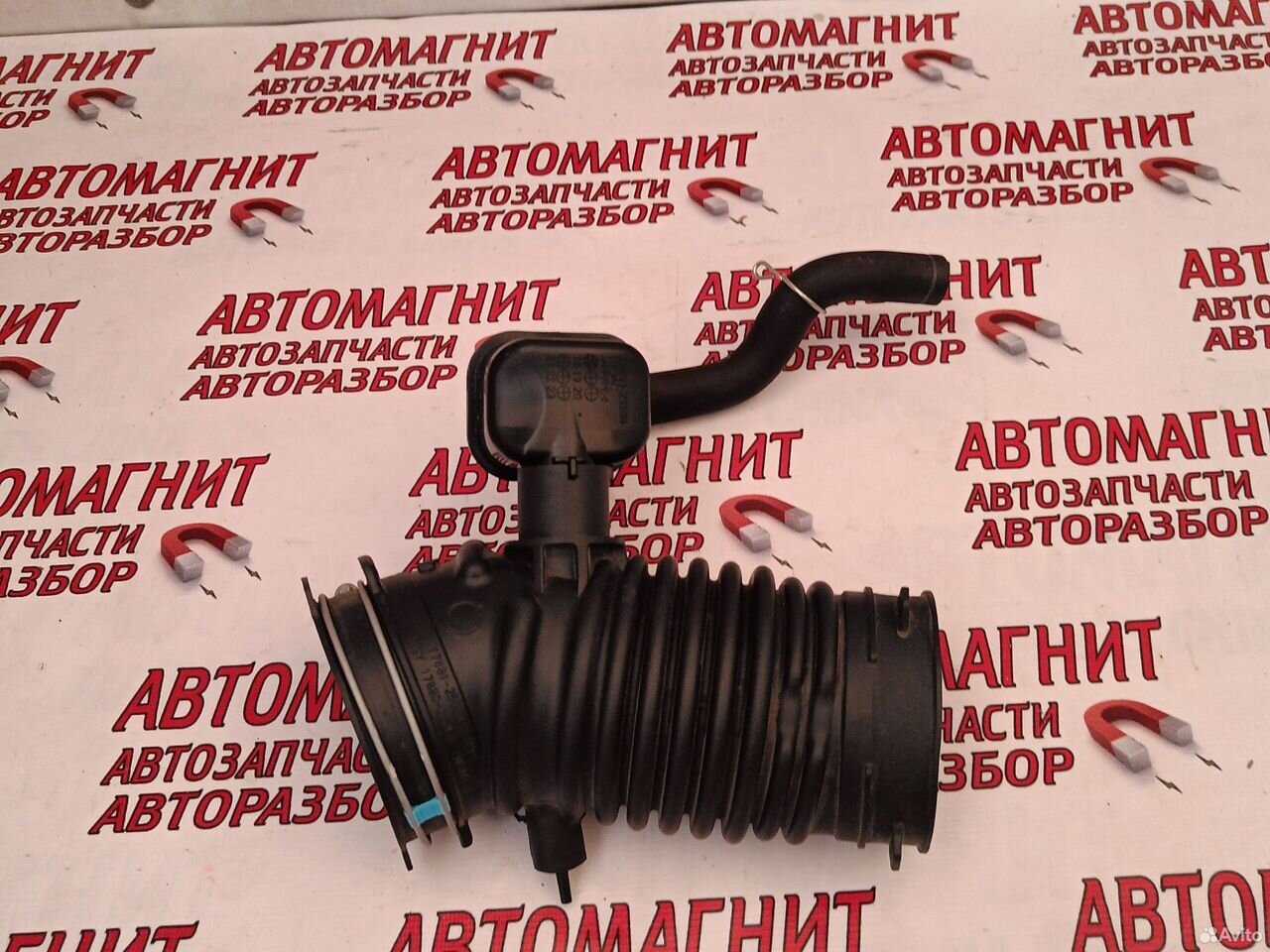 Патрубок воздушного фильтра Тойота Рав 4 50