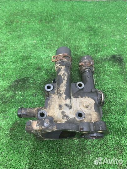 Корпус термостата Opel Astra седан 1.8 Z18XER 2008