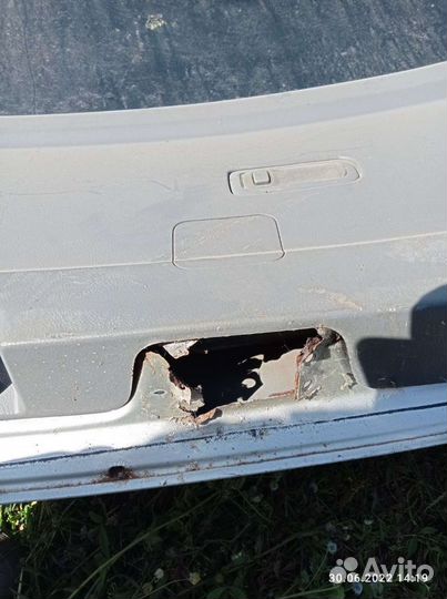 Задняя крышка багажника тойота