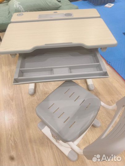 Растущий стол и стул для школьника