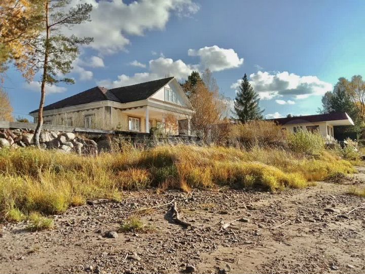 Дом 238 м² на участке 11 сот.