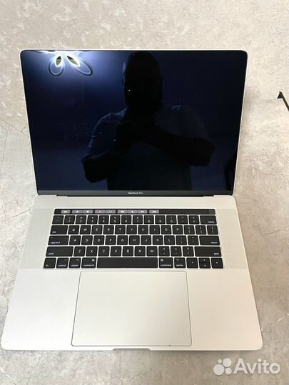 Apple MacBook Pro 2017 256gb touchbar silver