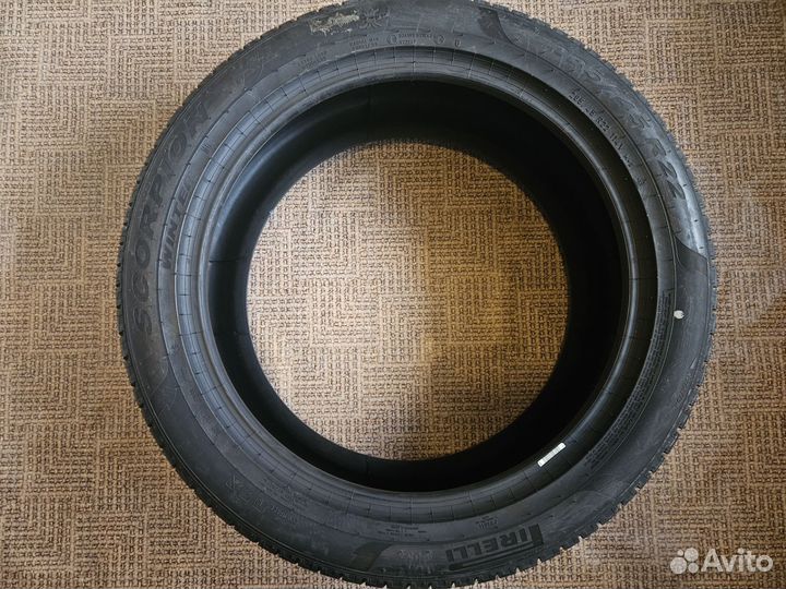 Pirelli Scorpion Winter 285/45 R22 и 325/40 R22 114V
