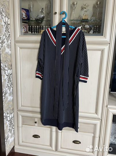 Платье с поясом 48р