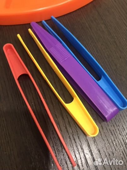 Гусеница танцующая игра