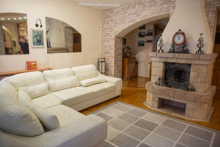 4-к. квартира, 130 м², 1/2 эт.