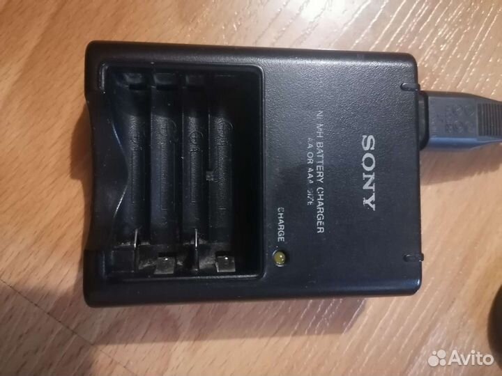 Зарядное устройство для акб AA/AAA