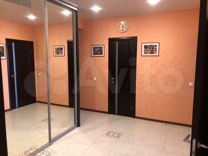 3-к. квартира, 93 м², 3/15 эт.