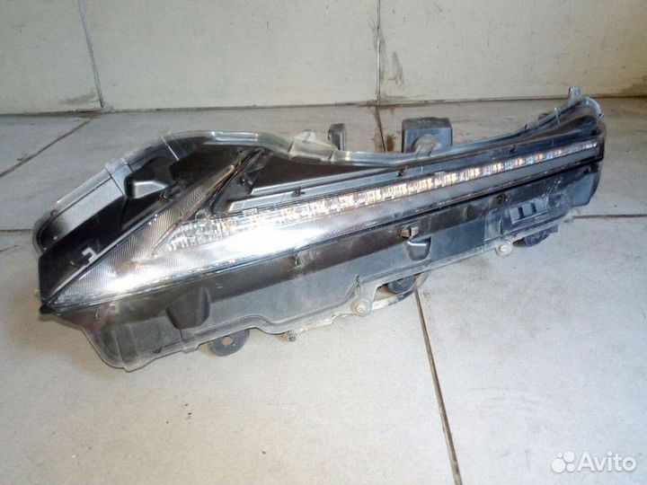 Указатель поворота левый Lexus NX