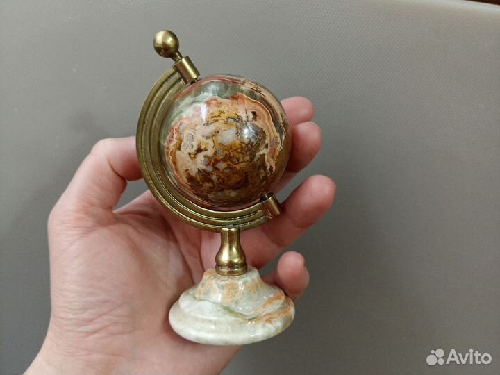 Часы настольные из оникса