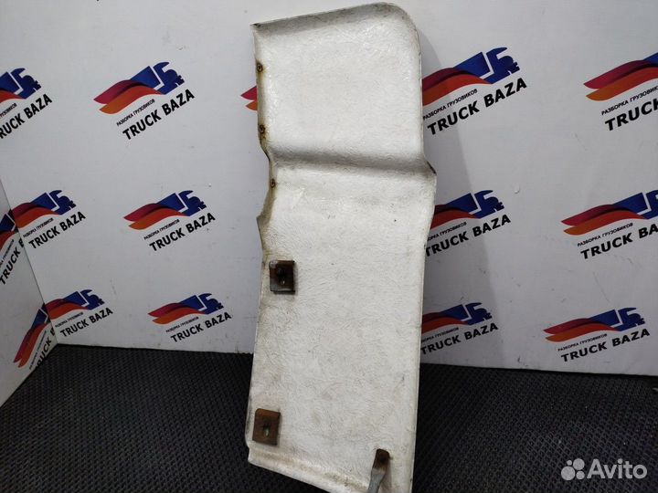 Спойлер кабины верхний правый Daf XF105